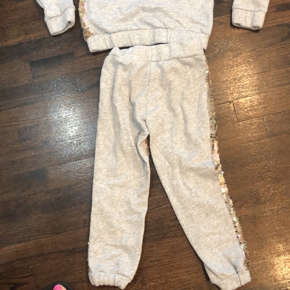 Fleece lined matching two piece sweatsuit with sequins. - Picture 7 of 7